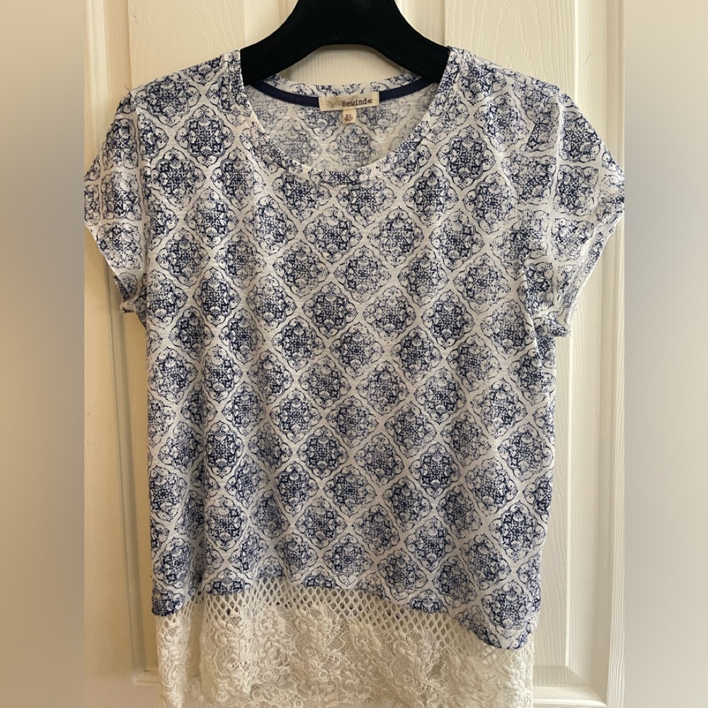 Rewind Short Sleeve Ladies Navy/Cream Lace Top, XL Abstract Print